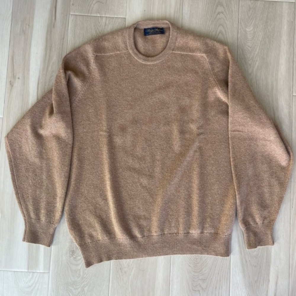 Brooks Brothers Camel 100% Cashmere Sweater. Men’s Large